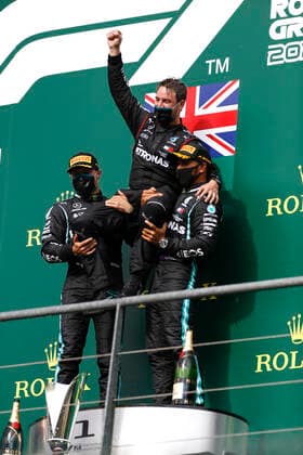 Motorsports: FIA Formula One World Championship, WM, Weltmeisterschaft 2020, Grand Prix of Belgium, 77 Valtteri Bottas (FIN, Mercedes-AMG Petronas Formula One Team), Sam Bradley (Mercedes-AMG Petronas Formula One Team), 44 Lewis Hamilton (GBR, Mercedes-AMG Petronas Formula One Team), Spa-Francorchamps Belgium