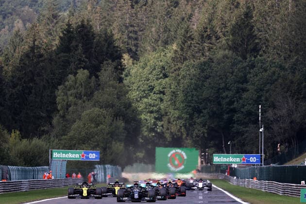 FORMULA 1 ROLEX BELGIAN GRAND PRIX 2020 30.08.2020, Circuit de Spa-Francorchamps, Spa-Franchorchamps, FORMULA 1 ROLEX BELGIAN GRAND PRIX 2020 , im Bild Rennstart: Lewis Hamilton (GB 44), Mercedes-AMG Petronas F1 Team, Valtteri Bottas (FIN 77), Mercedes-AMG Petronas F1 Team, Max Verstappen (NEL 33), Aston Martin Red Bull Racing, Daniel Ricciardo (AUS 3), Renault DP World F1 Team, Esteban Ocon (FRA 31), Renault DP World F1 Team
