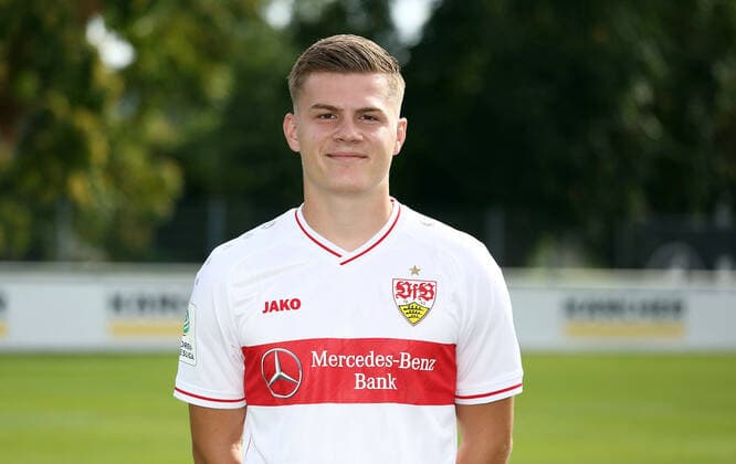 27.08.20 U19 VfB Stuttgart Fototermin Saison 2020 2011 Deutschland, Stuttgart, 27.08.2020, Fussball, A-Junioren Bundesliga Süd Südwest, Saison 2020 2021, U19 VfB Stuttgart Fototermin: Frederik Schumann.