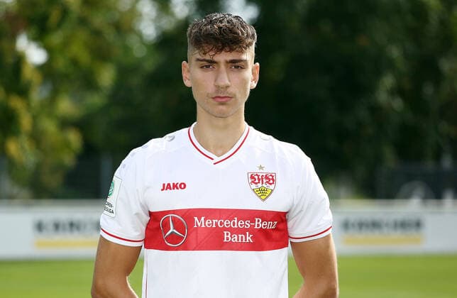 27.08.20 U19 VfB Stuttgart Fototermin Saison 2020 2011 Deutschland, Stuttgart, 27.08.2020, Fussball, A-Junioren Bundesliga Süd Südwest, Saison 2020 2021, U19 VfB Stuttgart Fototermin: Rigon Spahiu.