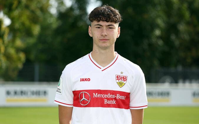 27.08.20 U19 VfB Stuttgart Fototermin Saison 2020 2011 Deutschland, Stuttgart, 27.08.2020, Fussball, A-Junioren Bundesliga Süd Südwest, Saison 2020 2021, U19 VfB Stuttgart Fototermin: Mehmet Sahin.