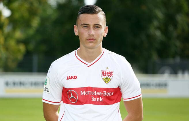 27.08.20 U19 VfB Stuttgart Fototermin Saison 2020 2011 Deutschland, Stuttgart, 27.08.2020, Fussball, A-Junioren Bundesliga Süd Südwest, Saison 2020 2021, U19 VfB Stuttgart Fototermin: Davino Knappe.