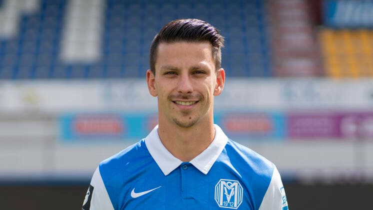 01.09.2020, Hänsch Arena, Meppen, SV Meppen; 3.Liga, Porträttermin 2020 2021, Janik Jesgarzewski; SV Meppen, 3. Liga, Porträttermin 2020 2021, DFL REGULATIONS PROHIBIT ANY USE OF PHOTOGRAPHS AS IMAGE SEQUENCES AND OR QUASI-VIDEO. Meppen Niedersachsen Germany Hänsch Arena