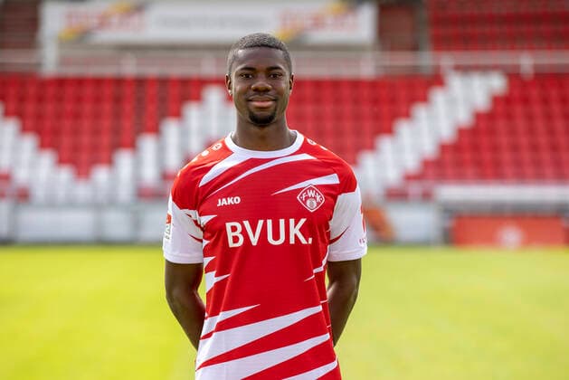 Leroy Kwadwo, FC Würzburger Kickers, 2. Bundesliga, Porträttermin 2020 2021, Copyright: HMBxMedia xHeikoxBecker