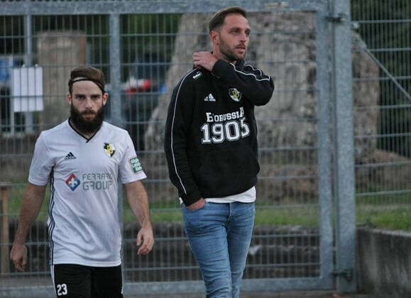 Fußball, Trainerhistorie Borussia Neunkirchen von 1920 bis heute 02.09.2020, xmohx, Fußball Saarlandliga, SpVgg Quierschied - VfB Borussia Neunkirchen emspor, v.l. Tim Cullmann und Trainer Björn Klos (Neunkirchen) (DFL DFB REGULATIONS PROHIBIT ANY USE OF PHOTOGRAPHS as IMAGE SEQUENCES and or QUASI-VIDEO) Quierschied
