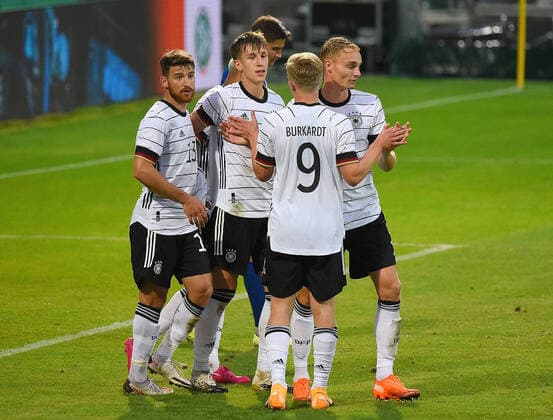 03.09.2020, xhbx, Fussball EM-Qualifikationsspiel, Deutschland - Moldau emspor, v.l. Torjubel, Goal celebration, celebrate the goal 3:0 Nico Schlotterbeck (Deutschland U21, U 21 (DFL DFB REGULATIONS PROHIBIT ANY USE OF PHOTOGRAPHS as IMAGE SEQUENCES and or QUASI-VIDEO) Wiesbaden