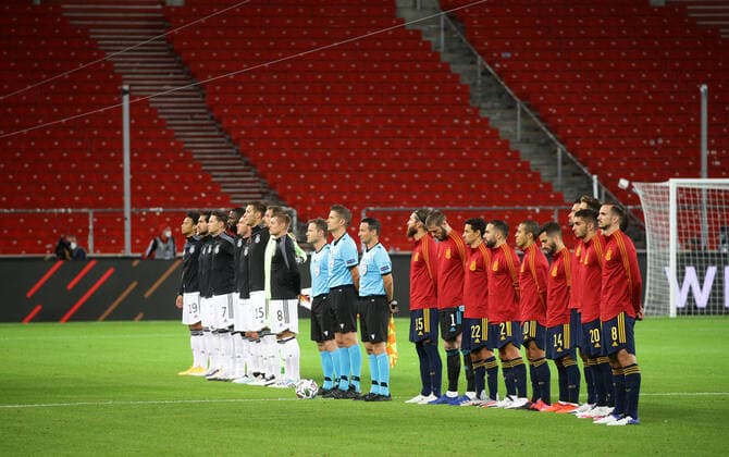 Stuttgart , Fußball Nations League , Länderspiel Deutschland vs. Spanien , Mannschaften Bei der Hymne *** Stuttgart , Football Nations League , International match Germany vs. Spain , Teams By the anthem