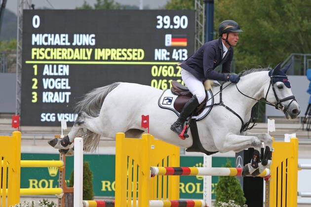 Bilder des Jahres 2020, Sport 09 September Sport Themen der Woche KW36 Sport Bilder des Tages 3. Platz: Michael Jung (GER) mit seinem Pferd Fischerdaily Impressed , S2: Medium Tour, CSI3*: Fehler und Zeit , 1,45m , Aachen International Jumping, Reitturnier Aachener Soers, CHIO Gelände, Springturnier im Deutsche Bank Stadion in der Aachener Soers, 04.-06.09.2020, - *** 3rd place Michael Jung GER with his horse Fischerdaily Impressed , S2 Medium Tour, CSI3 faults and time , 1,45m , Aachen International Jumping, Aachener Soers Equestrian Festival, CHIO Terrain, Jumping Competition in the Deutsche Bank Stadium at the Aachener Soers, 04 06 09 2020,