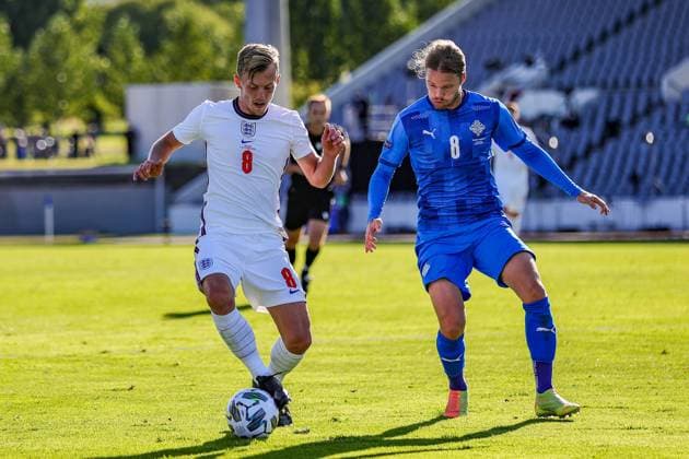 Iceland v England UEFA Nations League 05 09 2020. England midfielder James Ward-Prowse (8) holds off Iceland midfielder Birkir Bjarnason (8 ) during the UEFA Nations League match between Iceland and England at Laugardalsvollur, Reykjavik, Iceland on 5 September 2020. Editorial use only , Copyright: xNigelxKeenex PSI-10412-0019