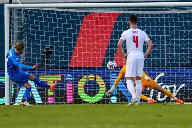 Iceland v England UEFA Nations League 05 09 2020. England goalkeeper Jordan Pickford (1) saves a penalty from Iceland midfielder Birkir Bjarnason (8) during the UEFA Nations League match between Iceland and England at Laugardalsvollur, Reykjavik, Iceland on 5 September 2020. Editorial use only , Copyright: xNigelxKeenex PSI-10412-0029