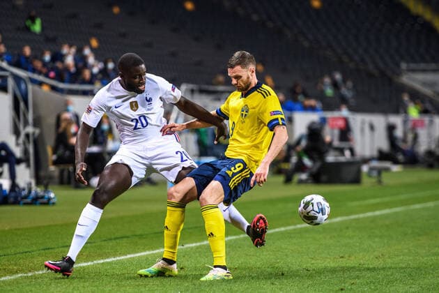 200905 Dayot Upamecano of France and Marcus Berg of Sweden during the Nations League football match between Sweden and France on September 5, 2020 in Stockholm. Photo: Johanna Lundberg BILDBYRAN kod JL JM0013 bbeng fotboll fotball football soccer landskamp nations league sverige sweden sverige a frankrike france Copyright: JOHANNAxLUNDBERG BB200905JL012