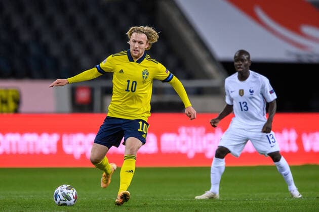 200905 Emil Forsberg of Sweden and N Golo KantÃ of France during the Nations League football match between Sweden and France on September 5, 2020 in Stockholm. Photo: Joel Marklund BILDBYRAN kod JM JM0013 bbeng fotboll fotball football soccer landskamp nations league sverige sweden sverige a frankrike france Copyright: JOELxMARKLUND BB200905JM014