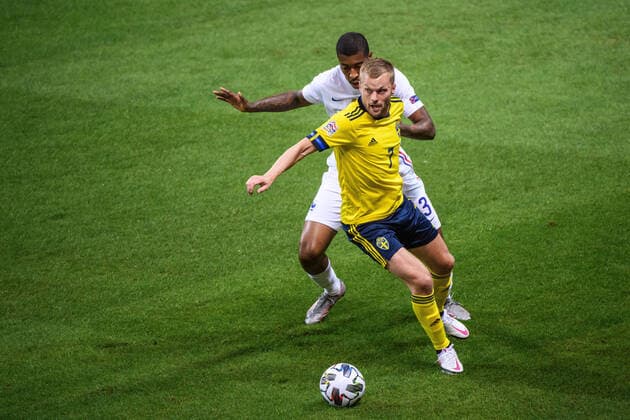 200905 Sebastian Larsson of Sweden and Presnel Kimpembe of France during the Nations League football match between Sweden and France on September 5, 2020 in Stockholm. Photo: Simon Hastegard BILDBYRAN kod SH JM0013 bbeng fotboll fotball football soccer landskamp nations league sverige sweden sverige a frankrike france Copyright: SIMONxHASTEGARD BB200905SH038