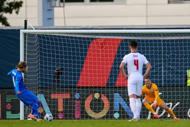 Iceland v England UEFA Nations League 05 09 2020. England goalkeeper Jordan Pickford (1) prepares to save the penalty from Iceland midfielder Birkir Bjarnason (8) during the UEFA Nations League match between Iceland and England at Laugardalsvollur, Reykjavik, Iceland on 5 September 2020. Editorial use only , Copyright: xNigelxKeenex PSI-10412-0045
