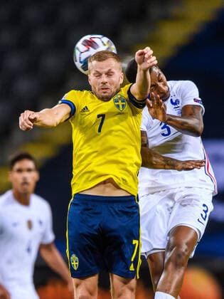 200905 Sebastian Larsson of Sweden and Presnel Kimpembe of France during the Nations League football match between Sweden and France on September 5, 2020 in Stockholm. Photo: Joel Marklund BILDBYRAN kod JM JM0013 bbeng fotboll fotball football soccer landskamp nations league sverige sweden sverige a frankrike france Copyright: JOELxMARKLUND BB200905JM026