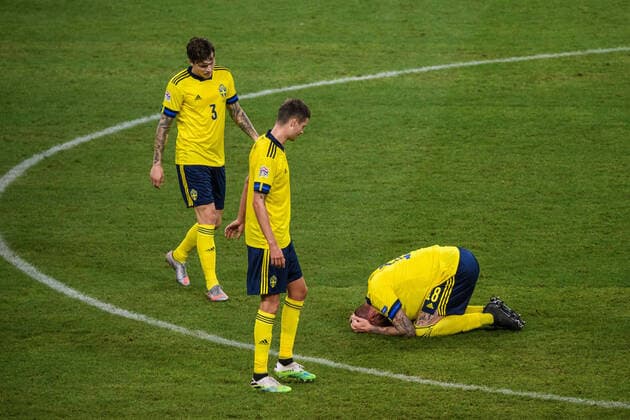 200905 Pontus Jansson of Sweden in pain during the Nations League football match between Sweden and France on September 5, 2020 in Stockholm. Photo: Simon Hastegard BILDBYRAN kod SH JM0013 bbeng fotboll fotball football soccer landskamp nations league sverige sweden sverige a frankrike france ont skada Copyright: SIMONxHASTEGARD BB200905SH039
