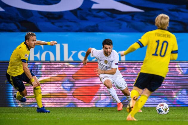 200905 Pierre Bengtsson of Sweden and Leo Dubois of France during the Nations League football match between Sweden and France on September 5, 2020 in Stockholm. Photo: Joel Marklund BILDBYRAN kod JM JM0013 bbeng fotboll fotball football soccer landskamp nations league sverige sweden sverige a frankrike france Copyright: JOELxMARKLUND BB200905JM041