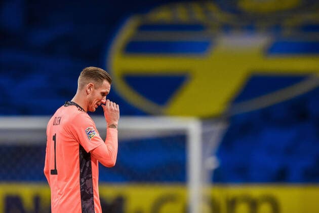 200905 Goalkeeper Robin Olsen of Sweden looks dejected during the Nations League football match between Sweden and France on September 5, 2020 in Stockholm. Photo: Joel Marklund BILDBYRAN kod JM JM0013 bbeng fotboll fotball football soccer landskamp nations league sverige sweden sverige a frankrike france depp Copyright: JOELxMARKLUND BB200905JM055
