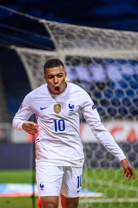 200905 Kylian MbappÃ of France celebrates after scoring 0-1 during the Nations League football match between Sweden and France on September 5, 2020 in Stockholm. Photo: Joel Marklund BILDBYRAN kod JM JM0013 bbeng fotboll fotball football soccer landskamp nations league sverige sweden sverige a frankrike france jublar jubel Copyright: JOELxMARKLUND BB200905JM061