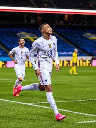 200905 Kylian MbappÃ of France celebrates after scoring 0-1 during the Nations League football match between Sweden and France on September 5, 2020 in Stockholm. Photo: Joel Marklund BILDBYRAN kod JM JM0013 bbeng fotboll fotball football soccer landskamp nations league sverige sweden sverige a frankrike france jublar jubel Copyright: JOELxMARKLUND BB200905JM064