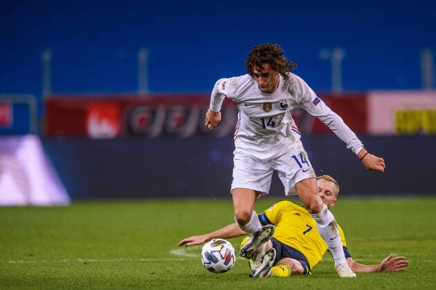 200905 Adrien Rabiot of France and Sebastian Larsson of Sweden during the Nations League football match between Sweden and France on September 5, 2020 in Stockholm. Photo: Johanna Lundberg BILDBYRAN kod JL JM0013 bbeng fotboll fotball football soccer landskamp nations league sverige sweden sverige a frankrike france Copyright: JOHANNAxLUNDBERG BB200905JL032
