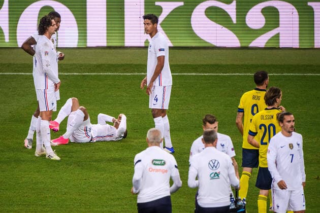 200905 Kylian MbappÃ of France in pain during the Nations League football match between Sweden and France on September 5, 2020 in Stockholm. Photo: Simon Hastegard BILDBYRAN kod SH JM0013 bbeng fotboll fotball football soccer landskamp nations league sverige sweden sverige a frankrike france ont skada Copyright: SIMONxHASTEGARD BB200905SH059