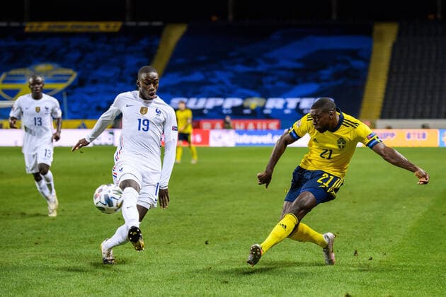 200905 Ferland Mendy of France and Ken Sema of Sweden during the Nations League football match between Sweden and France on September 5, 2020 in Stockholm. Photo: Joel Marklund BILDBYRAN kod JM JM0013 bbeng fotboll fotball football soccer landskamp nations league sverige sweden sverige a frankrike france Copyright: JOELxMARKLUND BB200905JM122