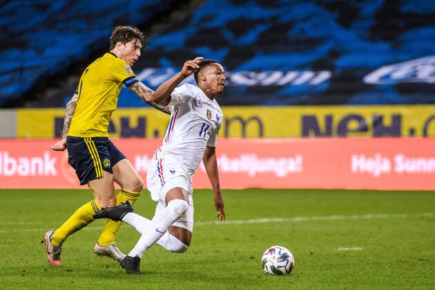 200905 Victor Nilsson Lindelöf of Sweden against Anthony Martial of France during the Nations League football match between Sweden and France on September 5, 2020 in Stockholm. Photo: Johanna Lundberg BILDBYRAN kod JL JM0013 bbeng fotboll fotball football soccer landskamp nations league sverige sweden sverige a frankrike france Copyright: JOHANNAxLUNDBERG BB200905JL053