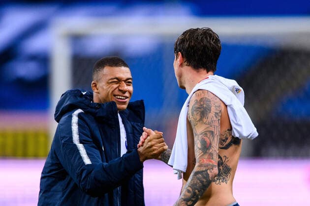 200905 Kylian MbappÃ of France and Victor Nilsson Lindelöf of Sweden after the Nations League football match between Sweden and France on September 5, 2020 in Stockholm. Photo: Joel Marklund BILDBYRAN kod JM JM0013 bbeng fotboll fotball football soccer landskamp nations league sverige sweden sverige a frankrike france Copyright: JOELxMARKLUND BB200905JM137