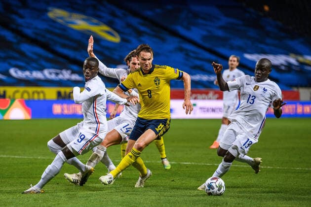 200905 Albin Ekdal of Sweden against Ferland Mendy and N Golo KantÃ of France during the Nations League football match between Sweden and France on September 5, 2020 in Stockholm. Photo: Joel Marklund BILDBYRAN kod JM JM0013 bbeng fotboll fotball football soccer landskamp nations league sverige sweden sverige a frankrike france Copyright: JOELxMARKLUND BB200905JM145