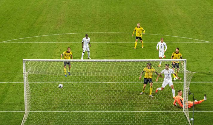 200905 Goalkeeper Robin Olsen of Sweden lets in the 0-1 goal from Kylian MbappÃ of France (not pictured) during the Nations League football match between Sweden and France on September 5, 2020 in Stockholm. Photo: Joel Marklund BILDBYRAN kod JM JM0013 bbeng fotboll fotball football soccer landskamp nations league sverige sweden sverige a frankrike france depp Copyright: JOELxMARKLUND BB200905JM186