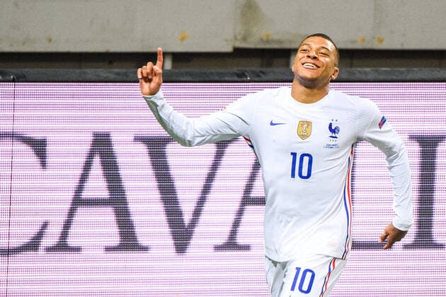Sport Bilder des Tages 200905 Kylian MbappÃ of France celebrates the 0-1 goal during the Nations League football match between Sweden and France on September 5, 2020 in Stockholm. Photo: Simon Hastegard BILDBYRAN kod SH JM0013 bbeng fotboll fotball football soccer landskamp nations league sverige sweden sverige a frankrike france jubel Copyright: SIMONxHASTEGARD BB200905SH146