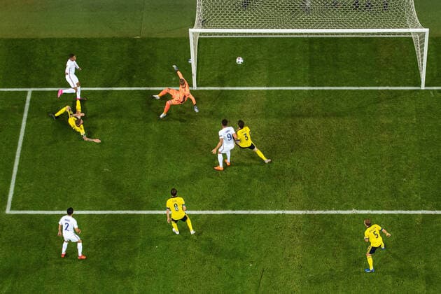 Bilder des Jahres 2020, Sport 09 September Sport Themen der Woche KW36 Sport Bilder des Tages 200905 Kylian MbappÃ of France scores 0-1 behind goalkeeper Robin Olsen of Sweden during the Nations League football match between Sweden and France on September 5, 2020 in Stockholm. Photo: Joel Marklund BILDBYRAN kod JM JM0013 bbeng fotboll fotball football soccer landskamp nations league sverige sweden sverige a frankrike france *** 200905 Kylian MbappÃ of France scores 0 1 behind goalkeeper Robin Olsen of Sweden during the Nations League football match between Sweden and France on September 5, 2020 in Stockholm Photo Joel Marklund BILDBYRAN kod JM JM0013 bbeng fotboll fotball fotball football soccer landskamp nations league sverige sweden sverige a france france,  Copyright: JOELxMARKLUND BB200905JM221