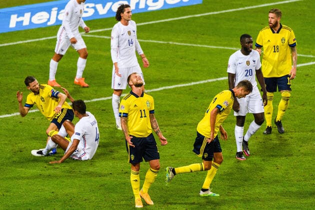 200905 Marcus Berg, John Guidetti , Mikael Lustig and Pontus Jansson of Sweden look dejected during the Nations League football match between Sweden and France on September 5, 2020 in Stockholm. Photo: Simon Hastegard BILDBYRAN kod SH JM0013 bbeng fotboll fotball football soccer landskamp nations league sverige sweden sverige a frankrike france depp Copyright: SIMONxHASTEGARD BB200905SH155