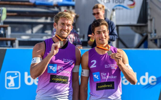Die Deutschen Beach-Volleyball Meisterschaften 2020, 06.09.2020 Alexander Walkenhorst (Trikot Nr. 1, DJK TuSA 06 Duesseldorf), Sven Winter (Trikot Nr. 2; Die Deutschen Beach-Volleyball Meisterschaften 2020 am 06.09.2020, Timmendorfer-Strand. Copyright: xBEAUTIFULxSPORTS PeterxWeberx