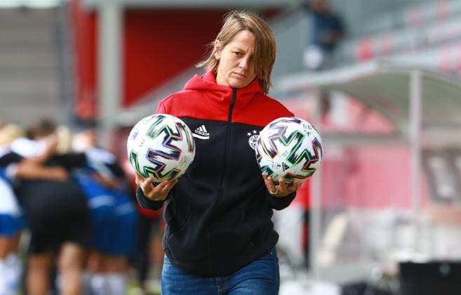 Sportliche Leiterin Bianca Rech, FCBF, Fussball, 1. Frauen-Bundesliga, FC Bayern München vs. SC Sand 06.09.2020 FOTO: Mladen Lackovic