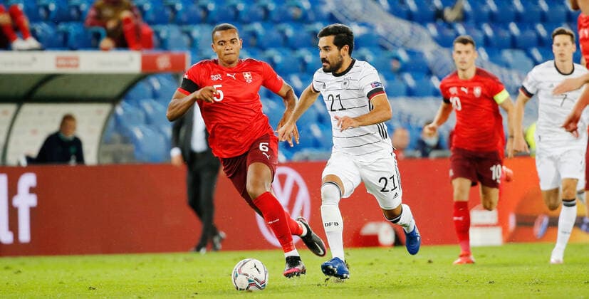 Foto Manuel Geisser 06.9.2020 Basel : St.Jakob Park Basel Fussball Saison 2020 2021 Herren Nations League 2.Spieltag Schweiz - Deutschland Manuel Akanji (li,Schweiz) gegen Ilkay Gündogan (Deutschland)