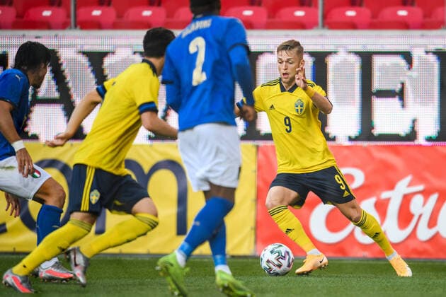 200908 Jesper Karlsson of Sweden during the UEFA European Under-21 Qualifier football match between Sweden and Italy on September 8, 2020 in Kalmar. Photo: Petter Arvidson BILDBYRAN kod PA PA0058 fotball football fotboll soccer european under-21 qualifier em-kval U21, U 21 sverige sweden italien italy UEFA EURO, EM, Europameisterschaft,Fussball under-21 qualifier Copyright: PETTERxARVIDSON BB200908PA019