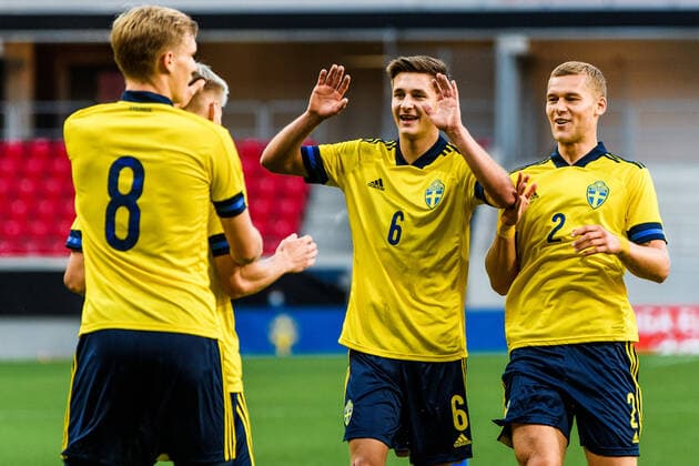 200908 Svante Ingelsson , Leo Bengtsson and Felix Beijmo of Sweden celebrate with Pontus Almqvist after the 1-0 goal during the UEFA European Under-21 Qualifier football match between Sweden and Italy on September 8, 2020 in Kalmar. Photo: Petter Arvidson BILDBYRAN kod PA PA0058 fotball football fotboll soccer european under-21 qualifier em-kval U21, U 21 sverige sweden italien italy UEFA EURO, EM, Europameisterschaft,Fussball under-21 qualifier jubel Copyright: PETTERxARVIDSON BB200908PA025