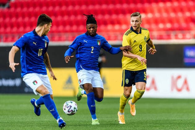 200908 Claud Adjapong , Enriro Del Prato of Italy and Jesper Karlsson of Sweden during the UEFA European Under-21 Qualifier football match between Sweden and Italy on September 8, 2020 in Kalmar. Photo: Petter Arvidson BILDBYRAN kod PA PA0058 fotball football fotboll soccer european under-21 qualifier em-kval U21, U 21 sverige sweden italien italy UEFA EURO, EM, Europameisterschaft,Fussball under-21 qualifier Copyright: PETTERxARVIDSON BB200908PA040