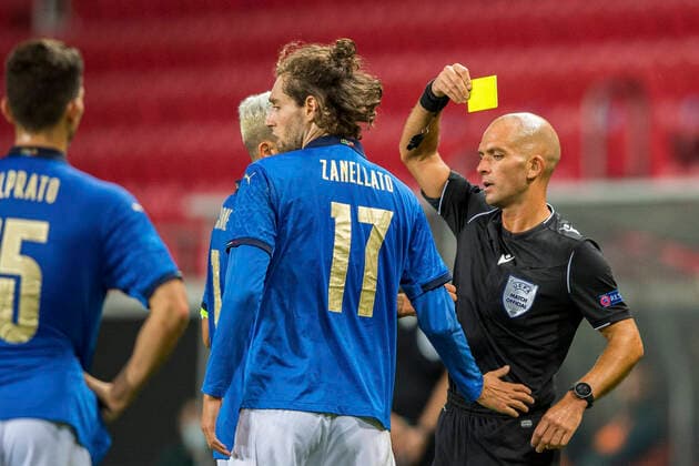 200908 Referee Luis Godinho during the UEFA European Under-21 Qualifier football match between Sweden and Italy on September 8, 2020 in Kalmar. Photo: Petter Arvidson BILDBYRAN kod PA PA0058 fotball football fotboll soccer european under-21 qualifier em-kval U21, U 21 sverige sweden italien italy UEFA EURO, EM, Europameisterschaft,Fussball under-21 qualifier Copyright: PETTERxARVIDSON BB200908PA187