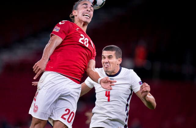 Danmarks Yussuf Poulsen og Englands Conor Coady under Nations League kampen mellem Danmark og England i Parken, tirsdag den 8. september 2020.. , Copenhagen Denmark