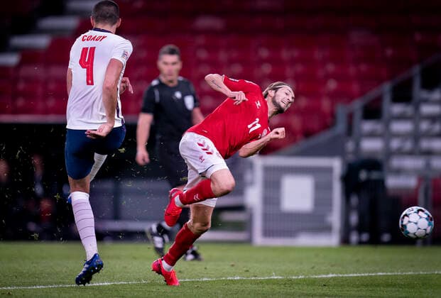Danmarks Rasmus Falk og Englands Conor Coady under Nations League kampen mellem Danmark og England i Parken, tirsdag den 8. september 2020.. , Copenhagen Denmark