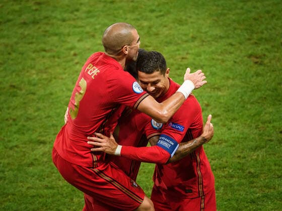 200908 Cristiano Ronaldo of Portugal celebrate with Pepe after scoring 0-1 during the Nations League football match between Sweden and Portugal on September 8, 2020 in Stockholm. Photo: Maxim ThorÃ BILDBYRAN kod MT JM0020 bbeng fotboll football soccer fotball nations league landskamp sverige sweden sverige a portugal jublar jubel Copyright: MAXIMxTHORE BB200908BB972