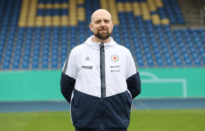 Fußball, 2. BL, Eintracht Braunschweig Porträttermin 2020 2021 Eintracht Braunschweig 2020 2021 Alex Ruhe; Eintracht Braunschweig; 2.BL, Porträttermin 2020 2021, Braunschweig