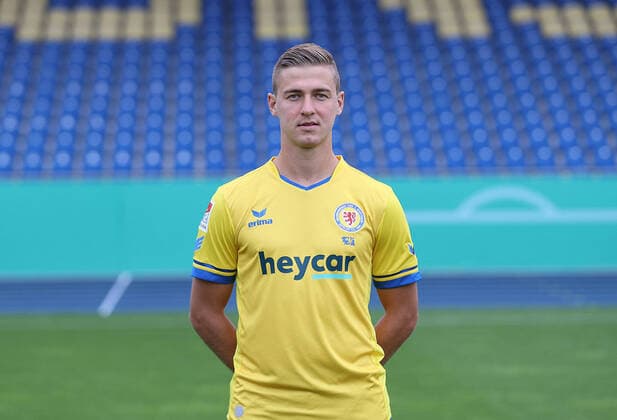 Fußball, 2. BL, Eintracht Braunschweig Porträttermin 2020 2021 Eintracht Braunschweig 2020 2021 Martin Kobylanski; Eintracht Braunschweig; 2.BL, Porträttermin 2020 2021, Braunschweig
