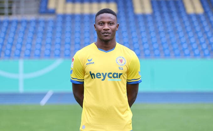 Fußball, 2. BL, Eintracht Braunschweig Porträttermin 2020 2021 Eintracht Braunschweig 2020 2021 Suleiman Abdullahi; Eintracht Braunschweig; 2.BL, Porträttermin 2020 2021, Braunschweig