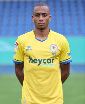 Fußball, 2. BL, Eintracht Braunschweig Porträttermin 2020 2021 Eintracht Braunschweig 2020 2021 Yassin Ben Balla; Eintracht Braunschweig; 2.BL, Porträttermin 2020 2021, Braunschweig