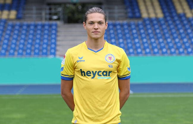 Fußball, 2. BL, Eintracht Braunschweig Porträttermin 2020 2021 Eintracht Braunschweig 2020 2021 Leon Bürger; Eintracht Braunschweig; 2.BL, Porträttermin 2020 2021, Braunschweig