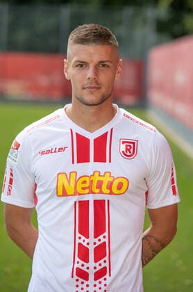 Fußball, 2. BL, SSV Jahn Regensburg Porträttermin 2020 2021 Medientag; SSV Jahn Regensburg 2020 2021 Erik Wekesser; SSV Jahn Regensburg; 2.BL, Portraittermin 2020 2021 ACHTUNG: Veröffentlichung nur mit vollständigem Copyright: Fotostudio Büttner Jahn Regensburg! ACHTUNG: Für dieses vom Verein zur Verfügung gestellte PR-Material muss keine Lizenzgebühr entrichtet werden!